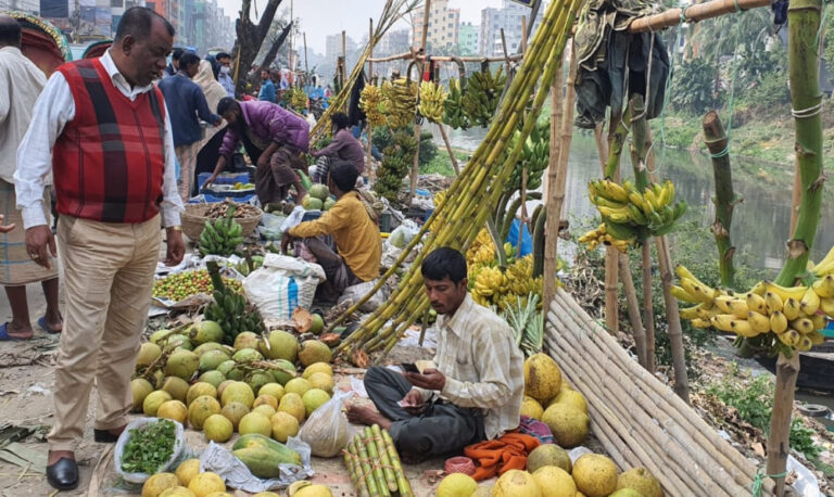 Dhaka’s last traditional market stirs nostalgia for shopping the old way