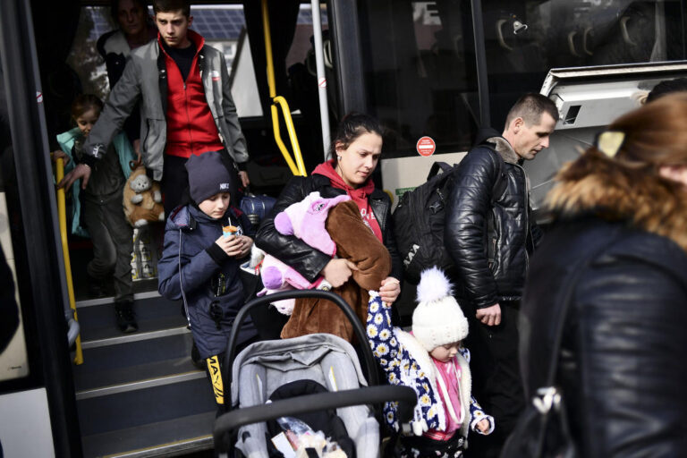 Nearly 1.37 mn people flee Ukraine war