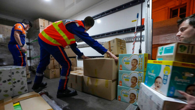 Charities struggle to deliver humanitarian aid into Ukraine