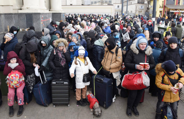 Russian attacks halt plans to evacuate Ukrainian civilians