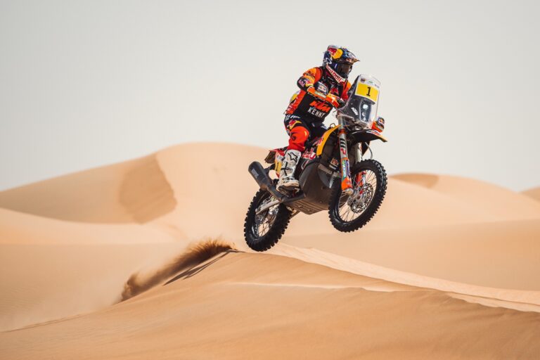 Selfless Kevin Benavides’ heroism on day two of Abu Dhabi Desert Challenge