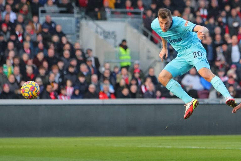 Eddie Howe hoping floodgates will open for Chris Wood after first Newcastle goal