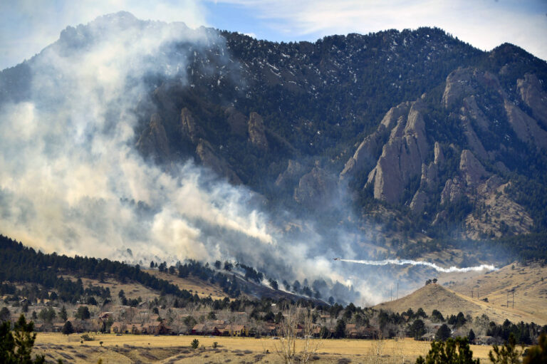 Colorado wildfire forces evacuation orders for 19,000 people