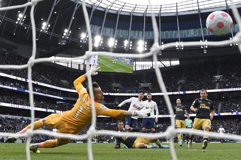 Eddie Howe: Newcastle players are ‘hurt’ after biggest defeat in months at Tottenham
