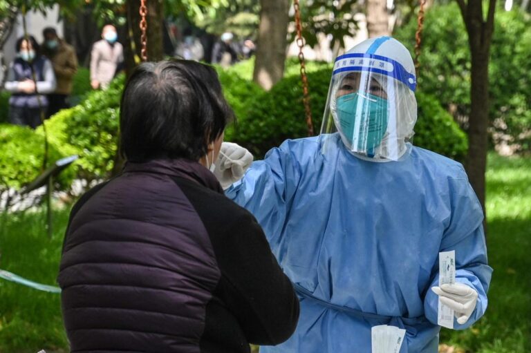 WHO: COVID cases and deaths continue to fall globally