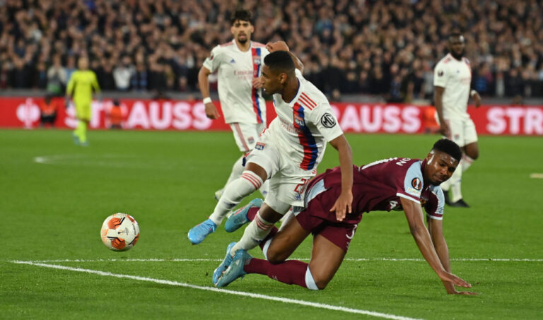 Barcelona held by Frankfurt, 10-man West Ham draw with Lyon in Europa League