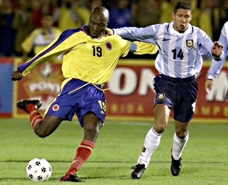 Colombian ‘Colossus’ Rincon critical after bus crash