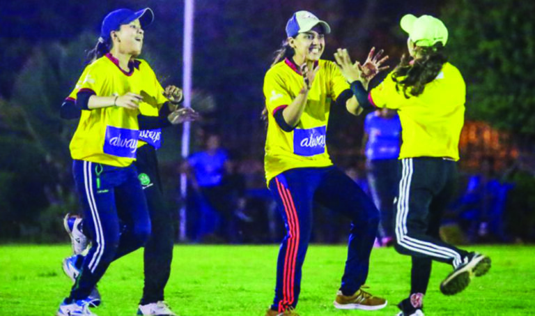Pakistani women hit taboos for six in Ramadan tournament