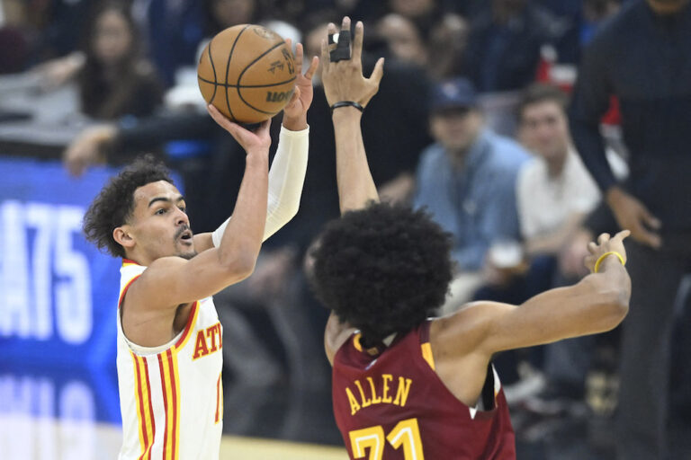 Hawks, Pelicans catch last bus to NBA playoffs
