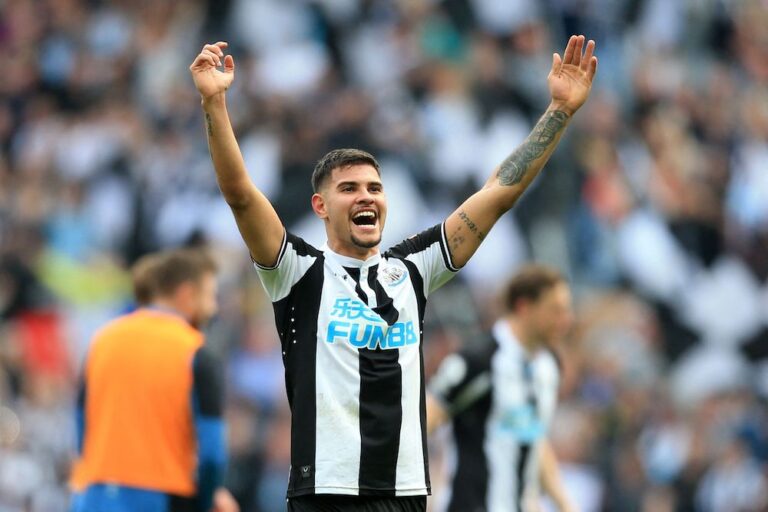 ‘Magician’ Guimaraes to the rescue as Newcastle come back to sink Leicester