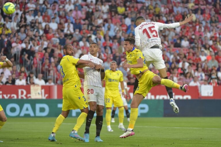 Sevilla held by Cadiz at home in Spanish league