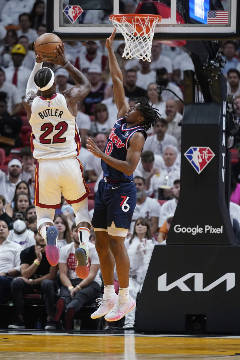 Miami, Phoenix seize control with blowout victories