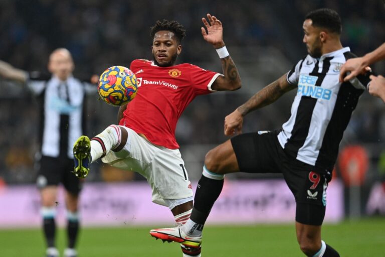 Callum Wilson and Kieran Trippier desperate for Newcastle starts against Arsenal: Eddie Howe