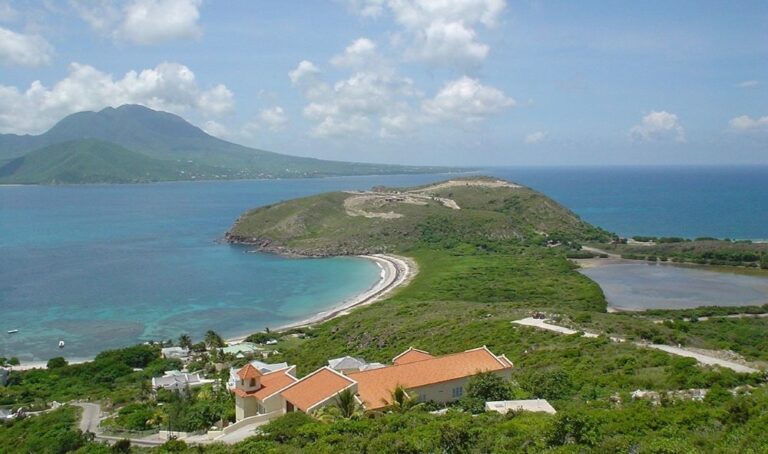 Rich Lebanese buy ‘island passports’ as crisis bites