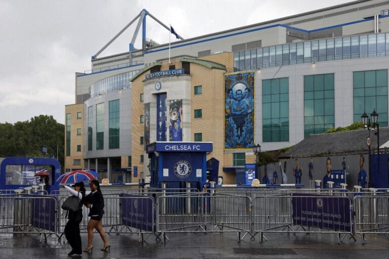 UK govt approves sale of Chelsea by sanctioned Abramovich