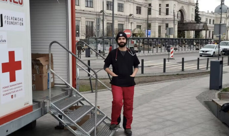 Syrian refugee puts medical skills to use in Ukraine