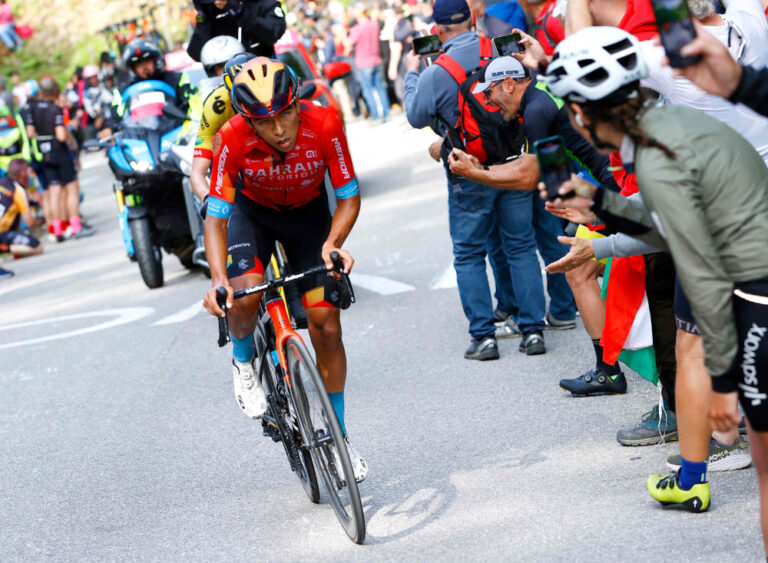 Carapaz keeps slim Giro lead, Buitrago scores breakthrough victory in tough 17th stage