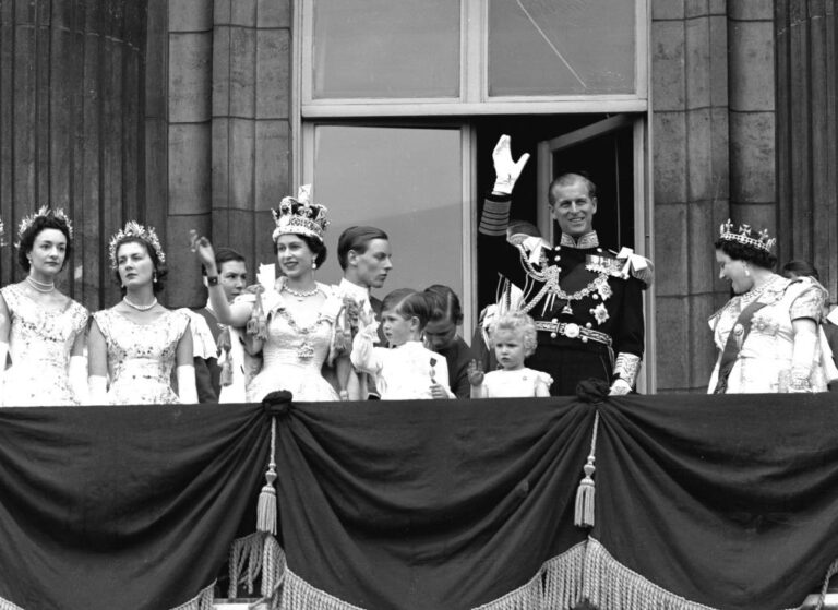 UK overlooks crisis to celebrate queen’s jubilee