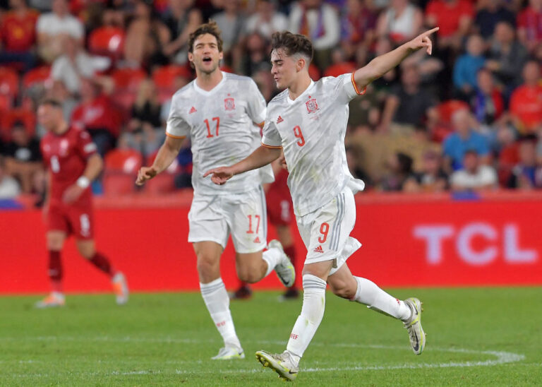 Ronaldo steers Portugal past Switzerland, Spain held in Prague