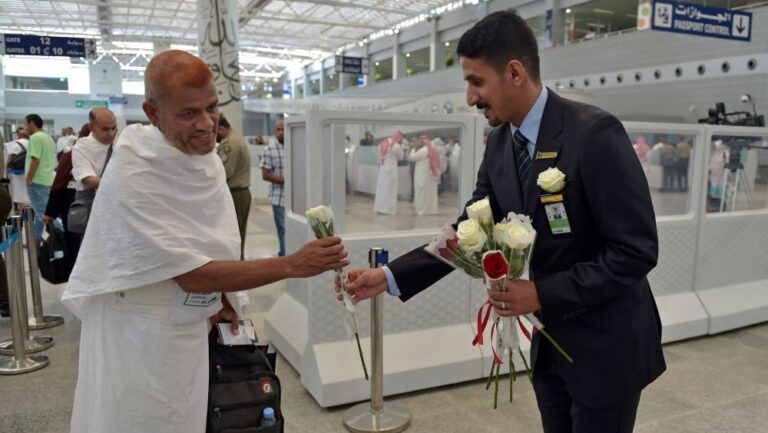 Sri Lankan govt allows Muslims to perform Hajj if they pay in foreign currency