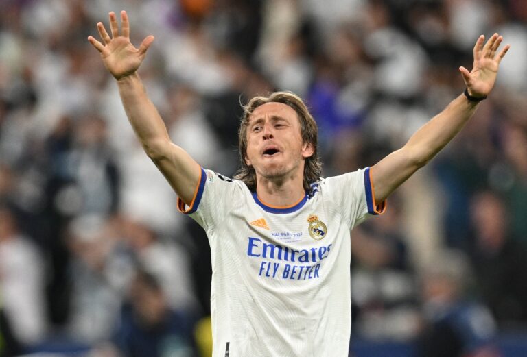 Madrid extends Modric’s contract, keeps midfield intact
