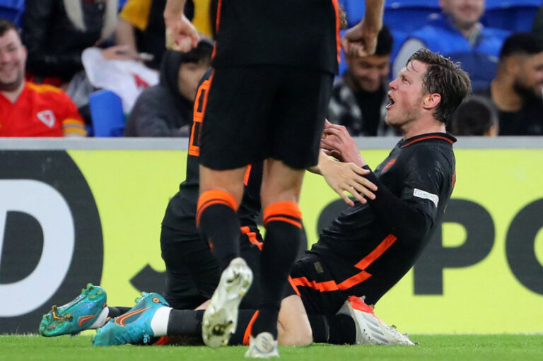 Belgium rout Poland 6-1, Netherlands strike late to beat Wales