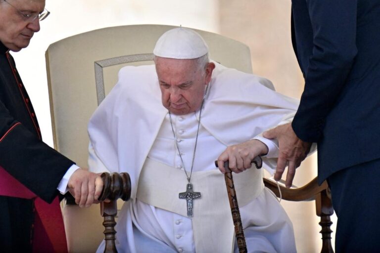 Pope postpones Africa visit over knee problem