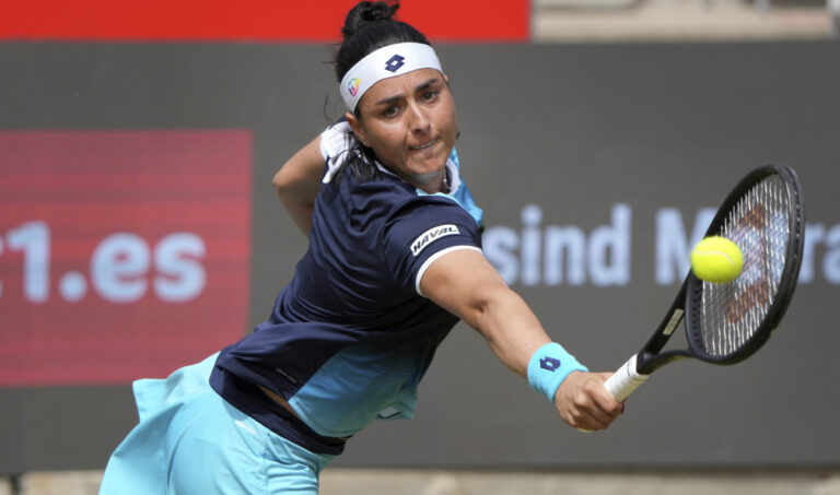 Coco Gauff reaches first grass-court quarterfinal in Berlin