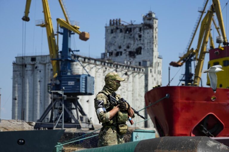 Russia putting world in danger of famine, warns EU