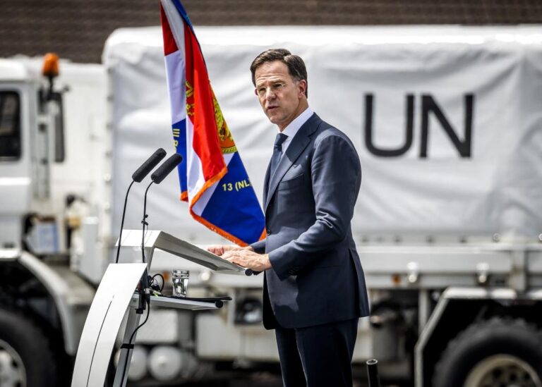 Dutch PM Mark Rutte apologizes to Srebrenica peacekeeping veterans