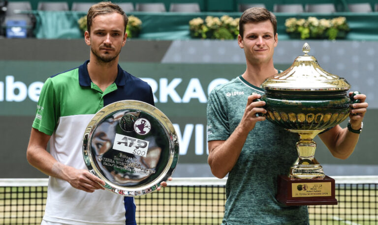 Medvedev fumes at coach during defeat to Hurkacz in Halle final