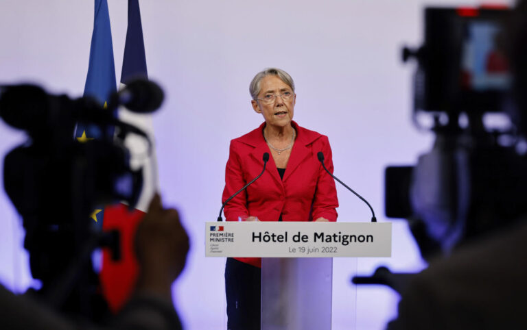 Emmanuel Macron rejects PM resignation ahead of talks on France deadlock