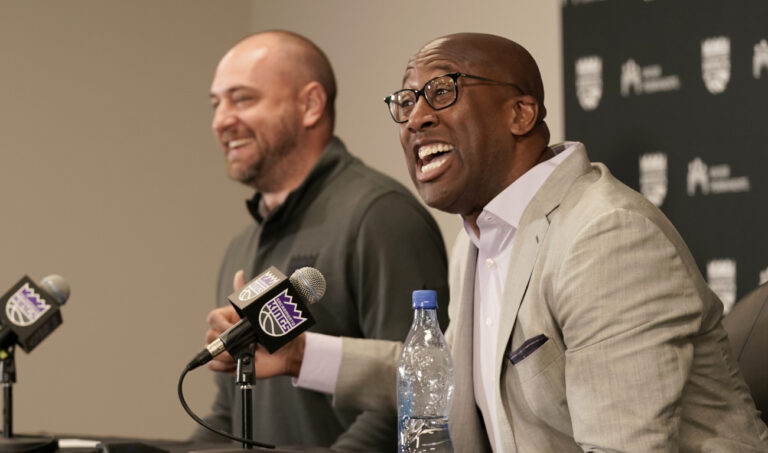 Brown introduced as Sacramento Kings coach after helping Warriors win