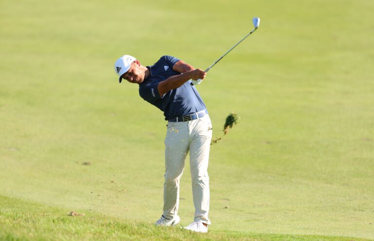 Schauffele leaves it late to retain Travelers lead