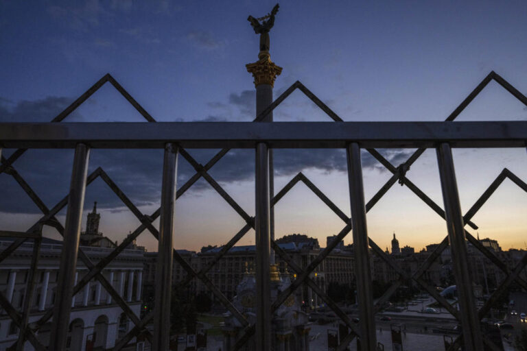 Explosions shake Kyiv’s center, fire at residential building – officials