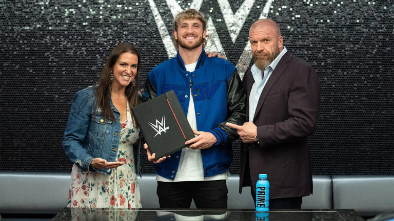 YouTube star Logan Paul signs with WWE