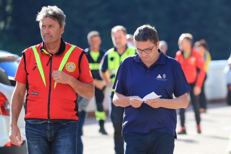 Five Italian climbers still missing after glacier collapse