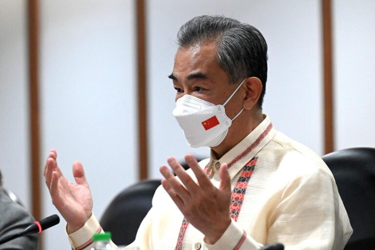 China foreign minister seeks ‘new golden era’ of ties with Philippines