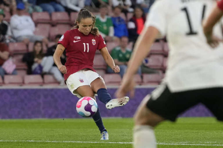 Norway rout Northern Ireland 4-1 at women’s Euros
