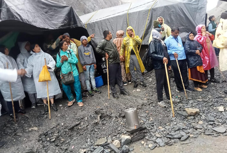 Floods leave 13 people dead at Hindu pilgrimage in Kashmir