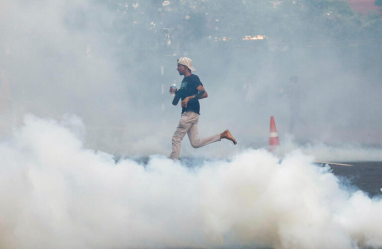 Sri Lankan PM ‘will resign’ after mass protests in Colombo