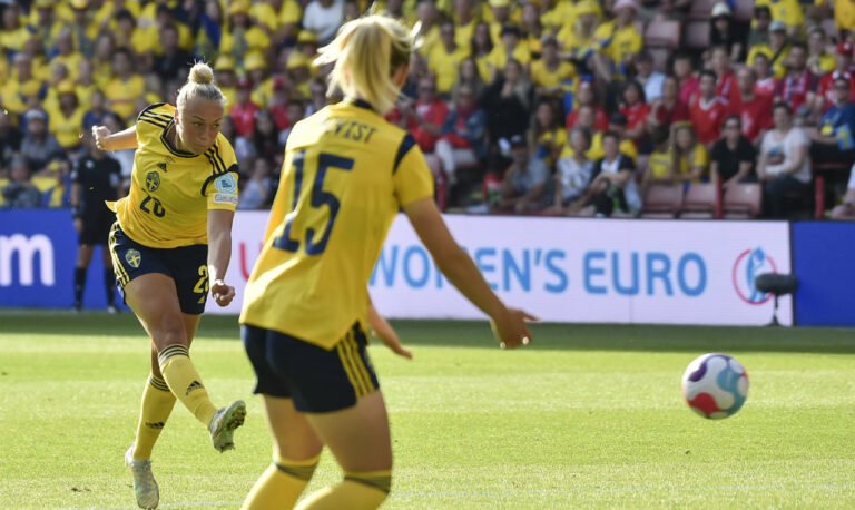 Netherlands, Sweden survive scares to close in on Euro 2022 quarterfinals