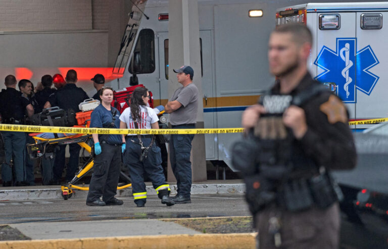 3 dead in Indiana mall shooting; armed bystander kills gunman