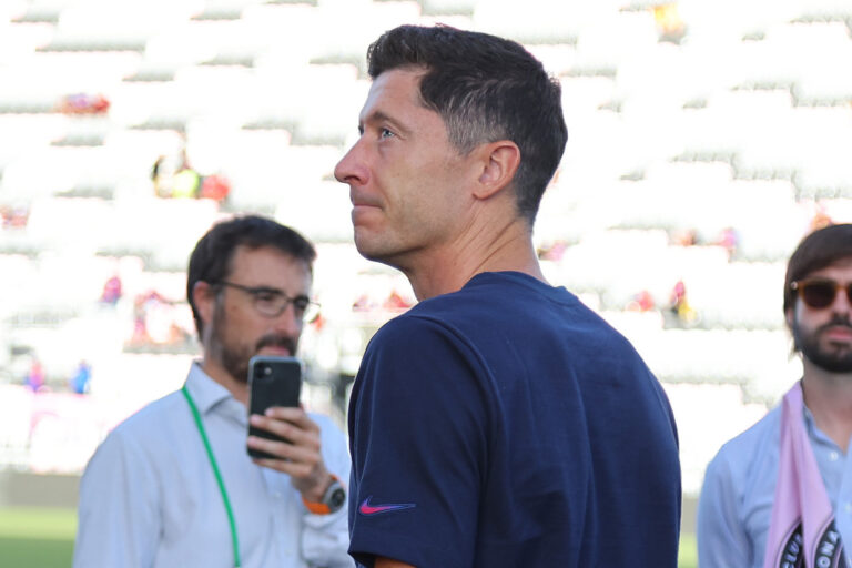 Lewandowski joins Barcelona from Bayern until 2027