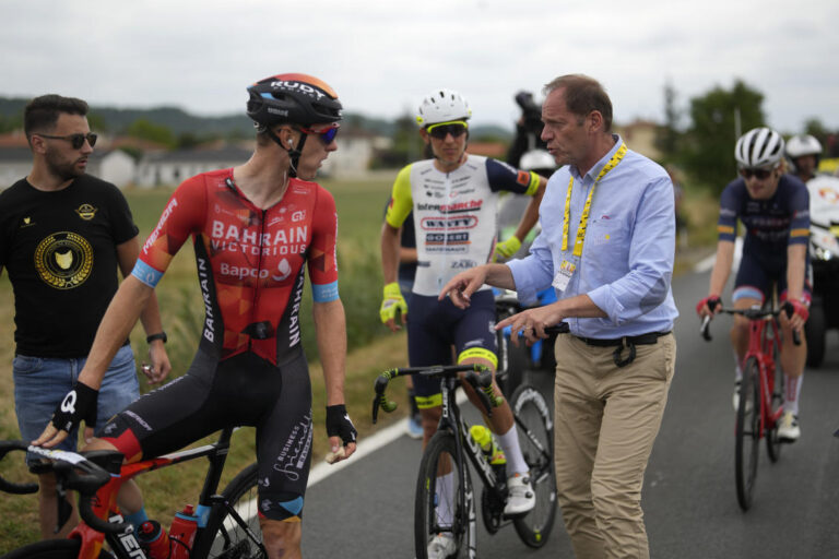 Protesters interrupt Tour de France again