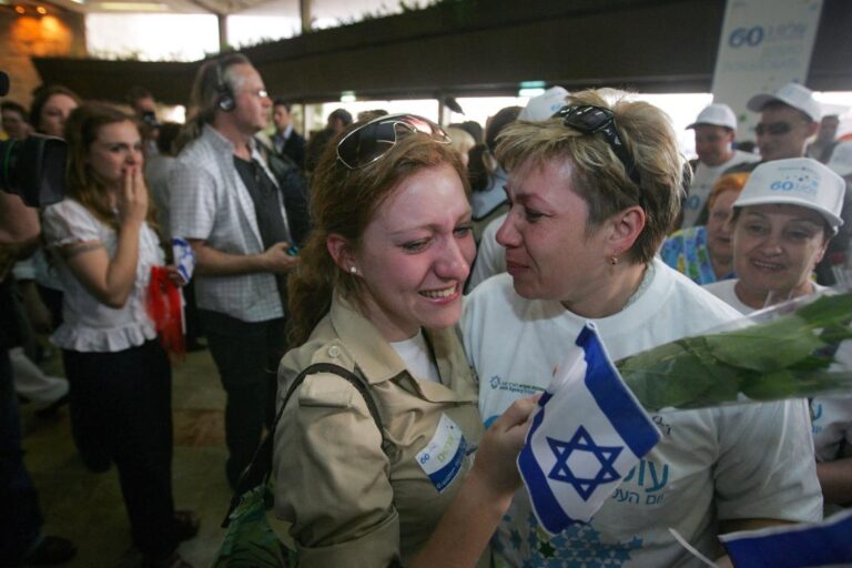 Russia plays down Jewish Agency flap, raps Israel on Ukraine