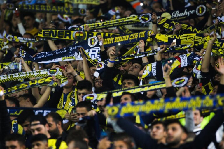 Ukraine laments ‘Vladimir Putin’ chant at Istanbul match