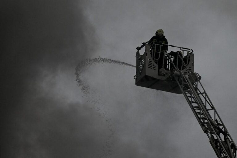 Eight killed as fire erupts in Moscow building