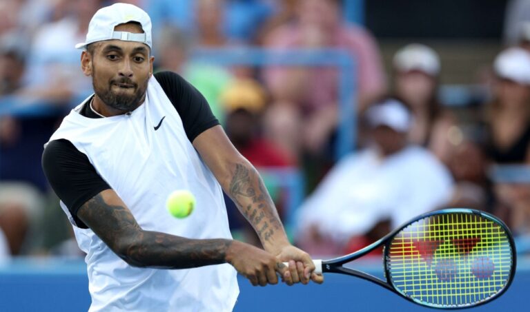 Kyrgios wins 1st singles match since making Wimbledon final