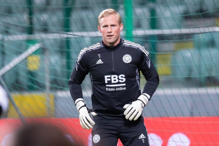 Leicester keeper Schmeichel to join Nice